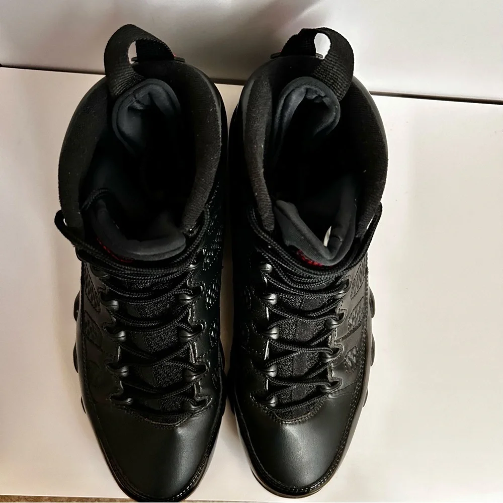Air Jordan 9 Retro ‘Bred’ Sneakers